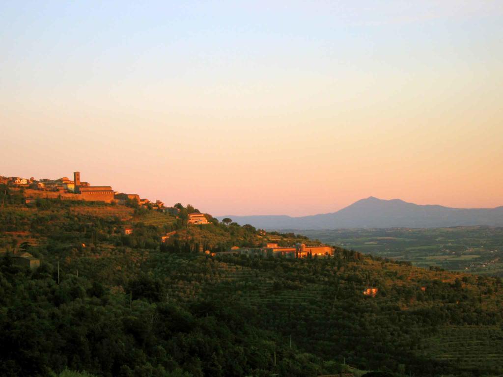Locanda San Martino A Bocena Cortona Exterior foto